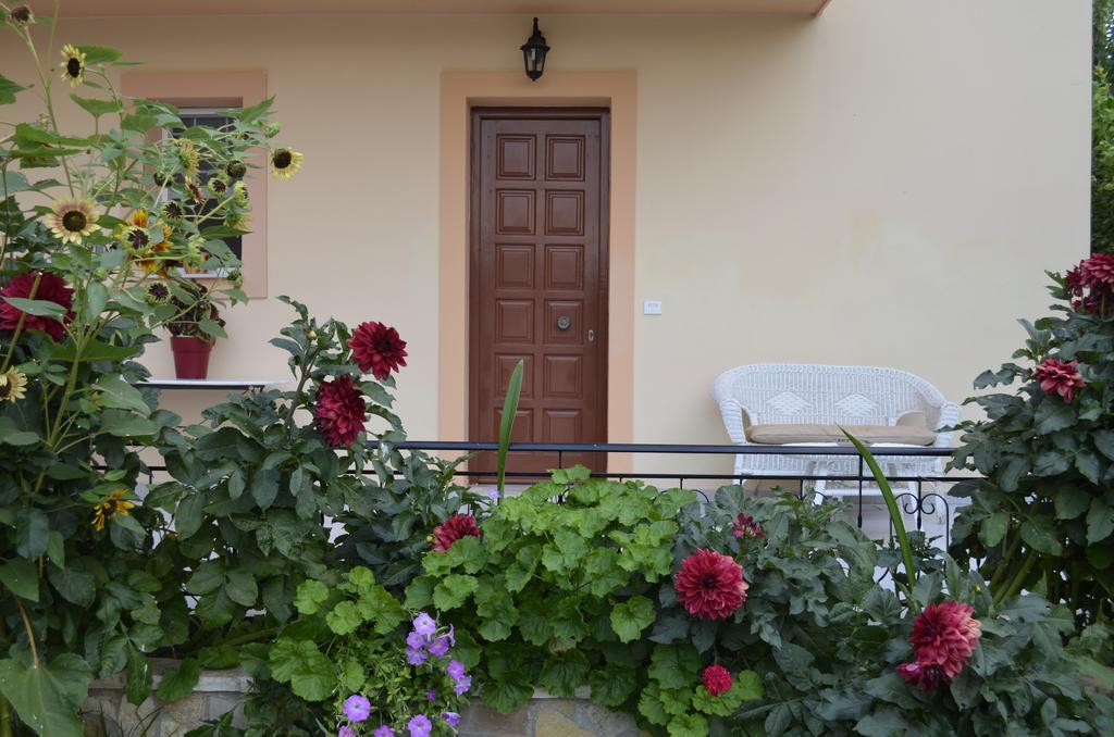 Lefki Studios Lakíthra Exterior photo